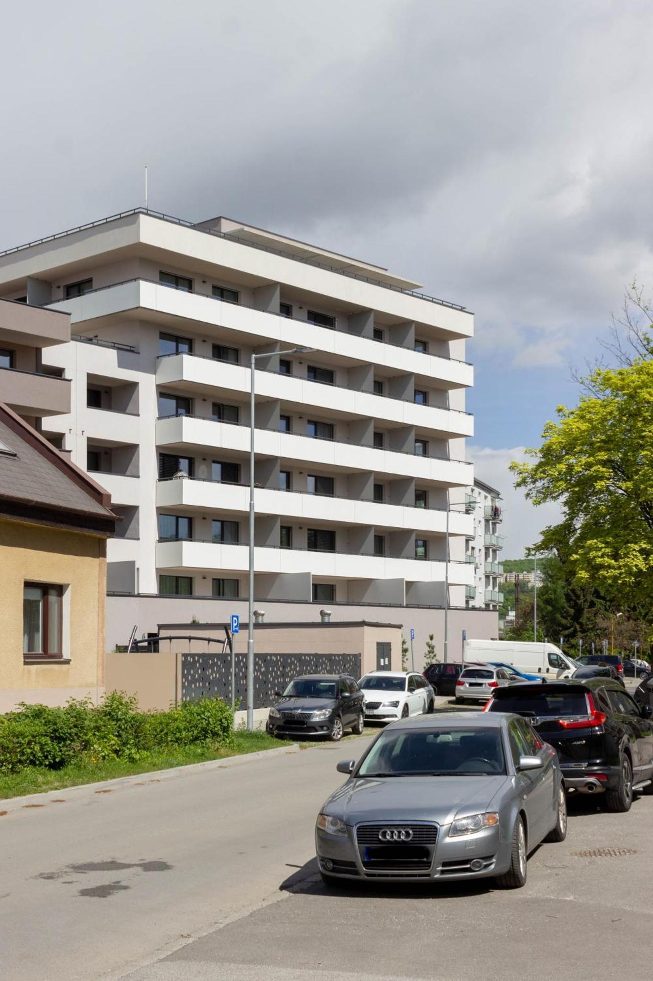 As Apartman Bella S Loggiou A Bezplatnym Vnutornym Parkovanim Lägenhet Košice Exteriör bild